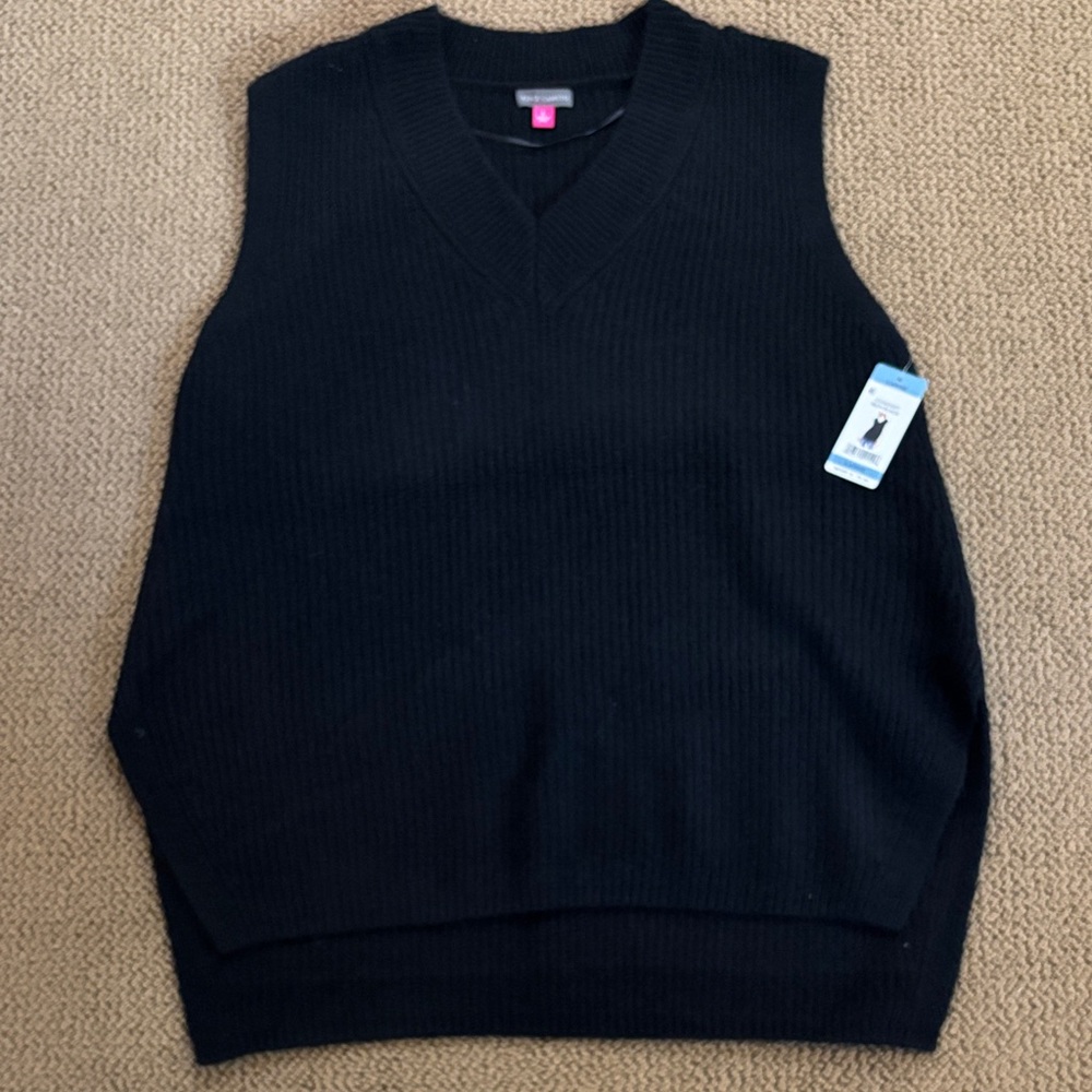 Vince Camuto Large Black Knitted Sweater Vest. (NWT)
